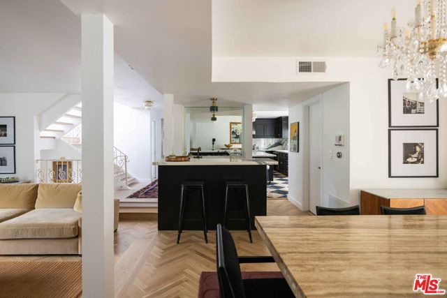 9809 Beeson Drive, Beverly Hills CA: https://media.crmls.org/mediaz/8f9dfa29-040c-4048-8444-fc4f7f7e0b97.jpg
