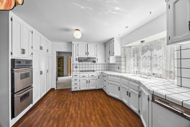 14 Nevada Street, Redwood City CA: https://media.crmls.org/mediaz/8f9e2298-c1af-4c67-bc63-c7d619101bac.jpg