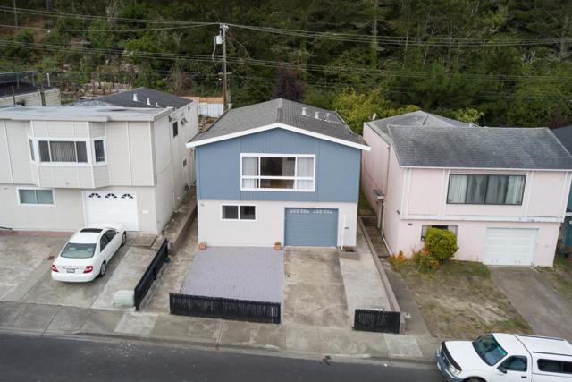 16 Canterbury Avenue, Daly City CA: https://media.crmls.org/mediaz/8f9e8e88-c24c-4cd5-8add-c636c4fac89c.jpg