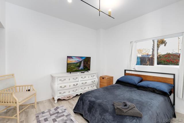 Image 17 of 41 For 12953 Carriage Rd