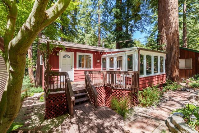 620 Knoll Way, Felton CA: https://media.crmls.org/mediaz/8fa03406-0eb3-4f74-b752-2af48dff79e3.jpg