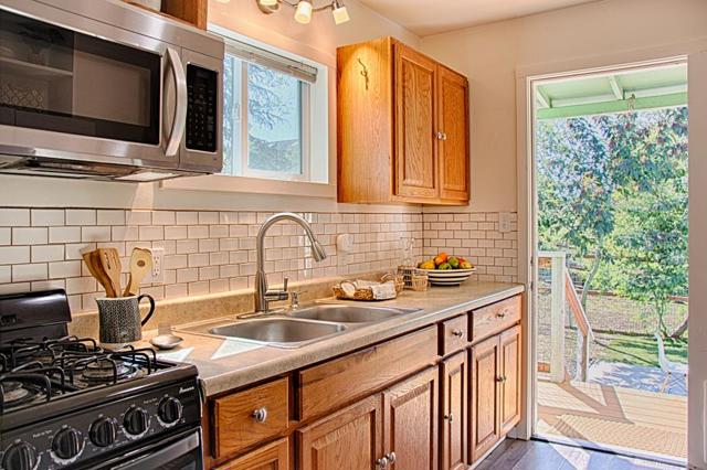 311 Mar Vista Avenue, Aptos CA: https://media.crmls.org/mediaz/8fa0d4a1-7742-42c1-a1d2-36991d698439.jpg