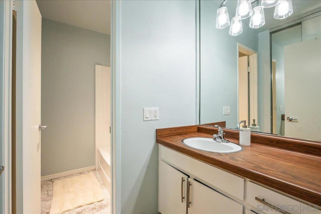 4600 Lamont - photo 12