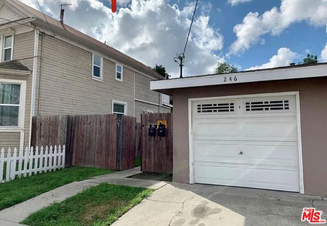 244 E 49th Street, Long Beach CA: https://media.crmls.org/mediaz/8fa1d3a9-5846-4905-b72f-2eee4677a680.jpg