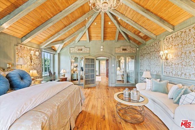 19000 Dorlon Drive, Tarzana CA: https://media.crmls.org/mediaz/8fa28b84-8c1b-4e89-acf4-231ed77e81a7.jpg
