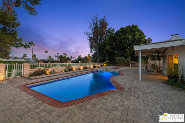 2002 S Bobolink Lane, Palm Springs CA: https://media.crmls.org/mediaz/8fa2b2a8-6cad-4c72-9f2a-1d64b7df4e75.jpg