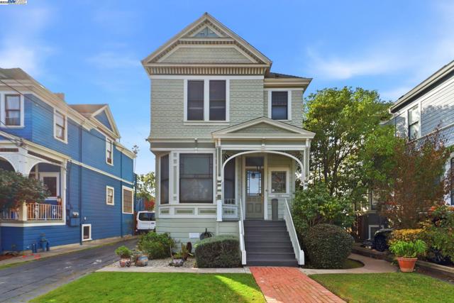 1822 San Antonio Ave, Alameda CA: https://media.crmls.org/mediaz/8fa3718e-fe75-4893-a543-55cc098864e9.jpg