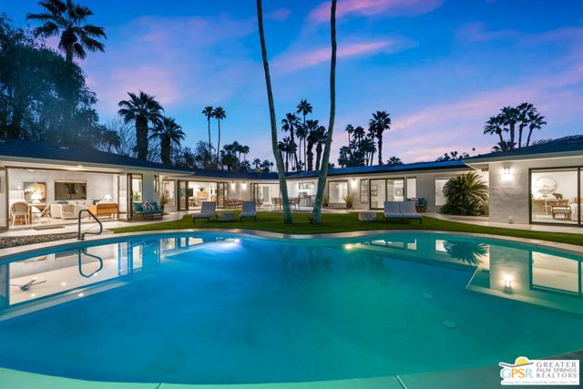 290 W Lilliana Drive, Palm Springs CA: https://media.crmls.org/mediaz/8fa375ef-de28-4d6d-aea6-02d5f2749b6a.jpg