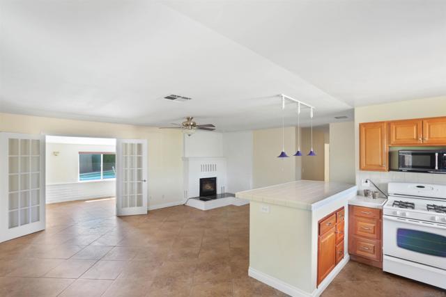 14287 Lolin Ln, Poway CA: https://media.crmls.org/mediaz/8fa393d4-8349-4bf5-acbb-4b410ac240a9.jpg