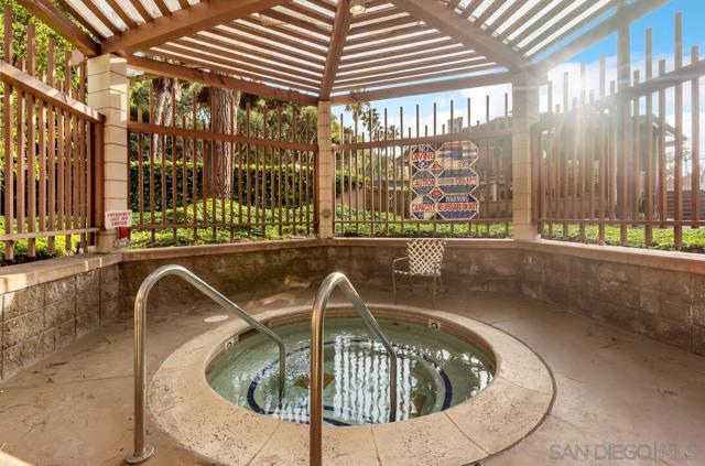 2600 Torrey Pines Rd, La Jolla CA: https://media.crmls.org/mediaz/8fa3fe33-d4a5-4b74-96ef-5a2ad60dcbd1.jpg