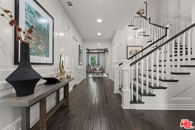 55 Suede, Irvine CA: https://media.crmls.org/mediaz/8fa4de4d-049f-4cbb-86c4-0c065b696e19.jpg