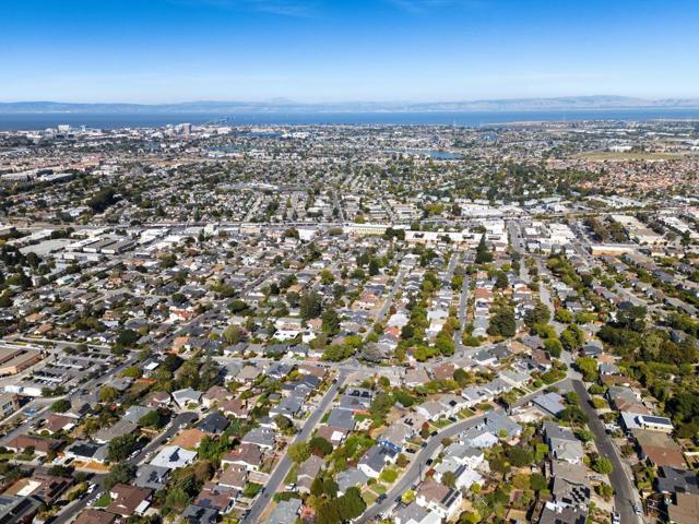 217 W 40th Avenue, San Mateo CA: https://media.crmls.org/mediaz/8fa5227f-62cb-413f-b57f-99e5136190fb.jpg