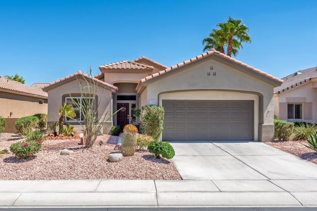 37410 Medjool Avenue, Palm Desert CA: https://media.crmls.org/mediaz/8fa57bf5-e8c5-4778-a49a-e82f5011d313.jpg