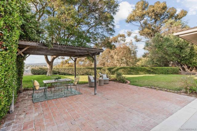 5161 Dorman Dr, San Diego CA: https://media.crmls.org/mediaz/8fa59b93-73c2-407a-bdac-a92b7ecdddc5.jpg