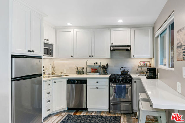 30603 El Sueno Drive, Malibu CA: https://media.crmls.org/mediaz/8fa6569d-5326-4033-a207-96ee15e001d6.jpg