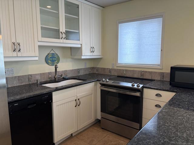 Detail Gallery Image 10 of 21 For 1460 Seacoast, Imperial Beach,  CA 91932 - 2 Beds | 2 Baths
