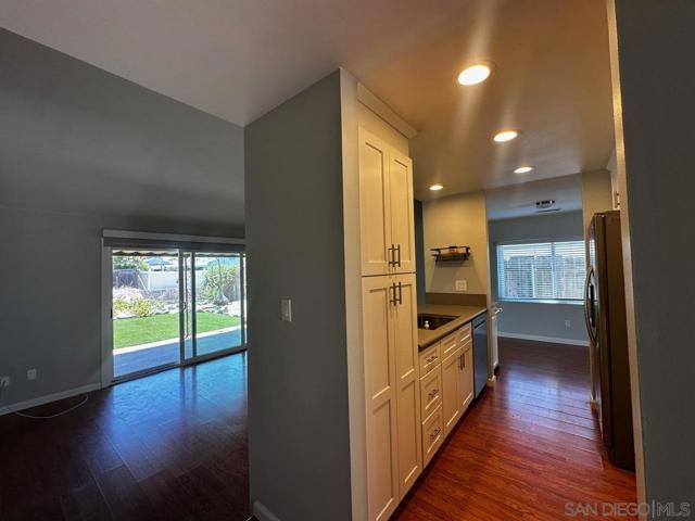 10017 Woodrose Ave, Santee CA: https://media.crmls.org/mediaz/8fa6de0c-2890-4598-b0c2-bee663f3b13f.jpg