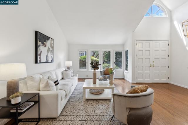 19 Via Barcelona, Moraga CA: https://media.crmls.org/mediaz/8fa78320-fc0d-4fd1-8994-dc1c0b0809ab.jpg
