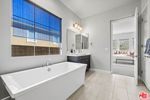24220 Sterling Ranch Road, West Hills CA: https://media.crmls.org/mediaz/8fa82877-e89a-4876-9ffc-37f6fe914fe4.jpg