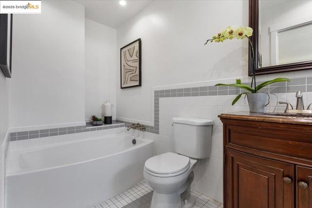 5665 Victoria LN, Livermore CA: https://media.crmls.org/mediaz/8fa82c6f-4892-44e9-a0f1-551b616ee7a1.jpg