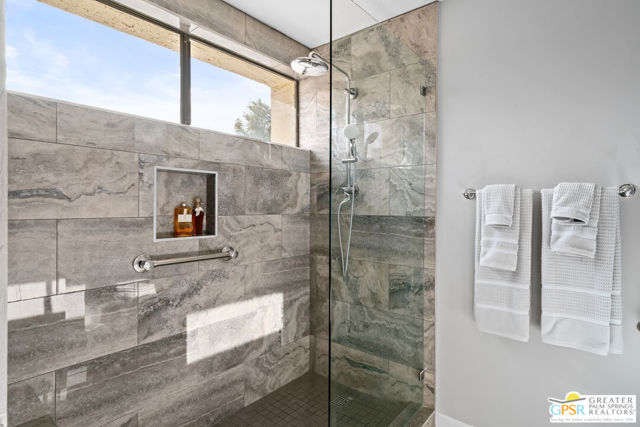 138 Desert West, Rancho Mirage CA: https://media.crmls.org/mediaz/8fa8b282-c192-4363-919e-f076e9ff7e5f.jpg