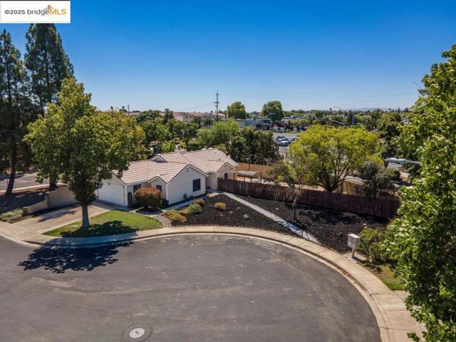 1927 Babbe St, Oakley CA: https://media.crmls.org/mediaz/8fa928ef-5bde-4f02-acf2-4ba42fb7c184.jpg
