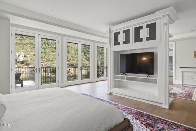 2112 Trentham Road,  CA: https://media.crmls.org/mediaz/8fa96284-8045-4a06-9dea-01035e946326.jpg