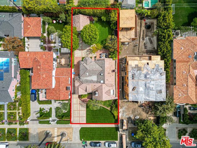 217 17th Street, Santa Monica CA: https://media.crmls.org/mediaz/8fa9ada7-8be4-466a-b0ff-3a81f18307fe.jpg