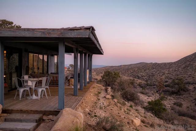 48311 Burns Canyon Rd, Pioneertown CA: https://media.crmls.org/mediaz/8fa9b1e2-3dd0-4b67-abd0-54a8ecd697e5.jpg