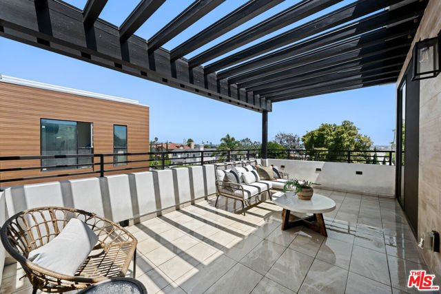 1955 Preuss Road, Los Angeles CA: https://media.crmls.org/mediaz/8fa9c1e5-8ae7-43d2-b722-6e3c55959f13.jpg