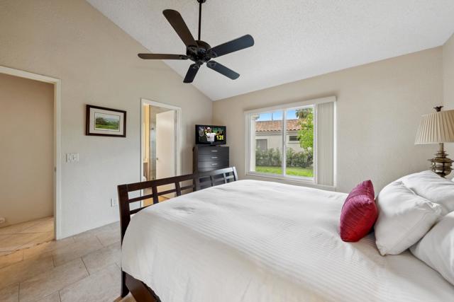 54836 Inverness Way Way, La Quinta CA: https://media.crmls.org/mediaz/8faa490f-4f12-4640-84b8-ee2713f712c5.jpg