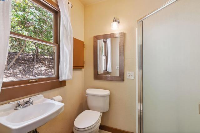 3476 Springhill Rd, Lafayette CA: https://media.crmls.org/mediaz/8faac5d1-d3de-417b-9840-d08aa3bb2d24.jpg