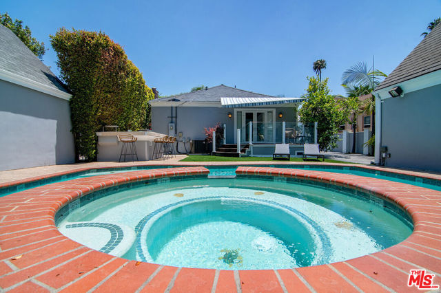 1067 Hi Point Street, Los Angeles CA: https://media.crmls.org/mediaz/8fab2218-7b86-432f-b22a-962b22dd1660.jpg