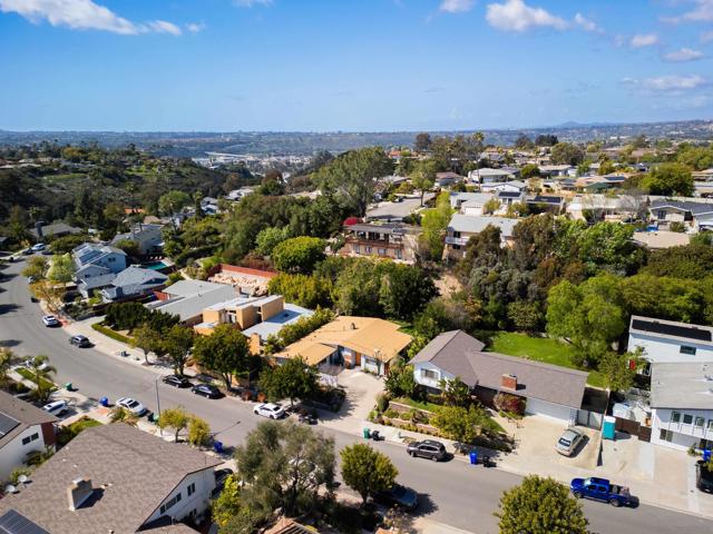 5152 College Gardens Court, San Diego CA: https://media.crmls.org/mediaz/8fab5bdf-5f11-4117-bed8-94a7b3b79dbf.jpg