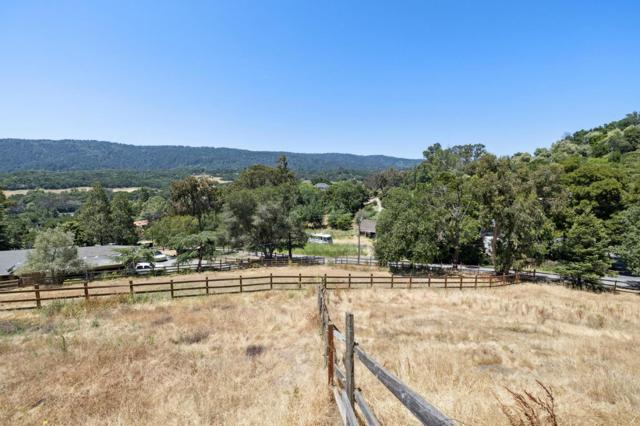 1207 Godetia Drive, Woodside CA: https://media.crmls.org/mediaz/8fab6f43-597c-4e94-9f44-ad0c4943e10a.jpg