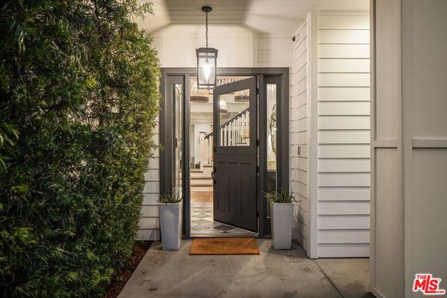 1401 Lynngrove Drive, Manhattan Beach, California 90266, 5 Bedrooms Bedrooms, ,4 BathroomsBathrooms,Residential,For Sale,Lynngrove,25498635