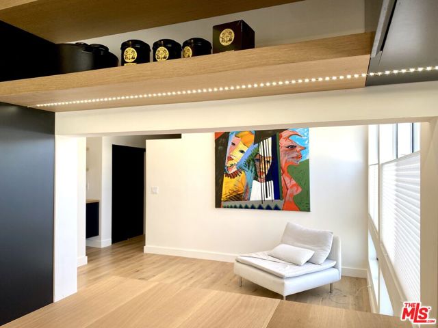 2237 S Bentley Avenue, Los Angeles CA: https://media.crmls.org/mediaz/8fab84f5-fb92-4963-9132-644b33007b6f.jpg