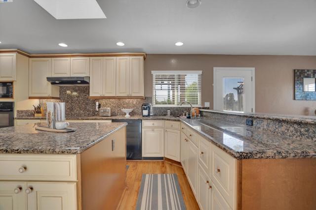 1969 Buena Vista Ave, Livermore CA: https://media.crmls.org/mediaz/8fabd862-9fbe-4ea8-ae1e-12cde72a7edf.jpg
