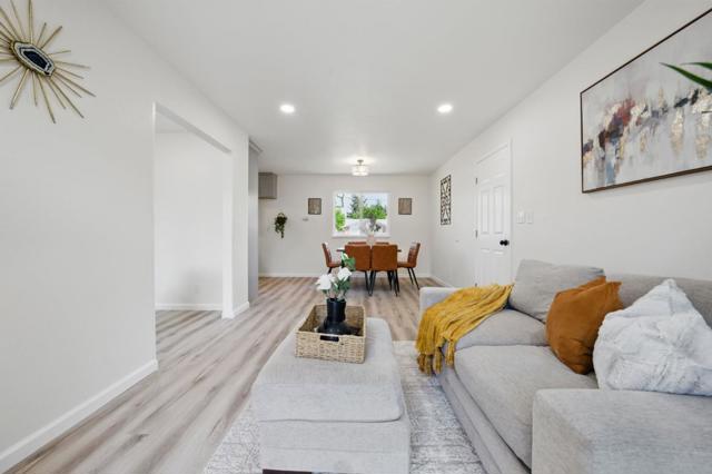 1693 Greentree Drive, Concord CA: https://media.crmls.org/mediaz/8fabe927-5c1e-47ea-9d80-ce43b57cec51.jpg