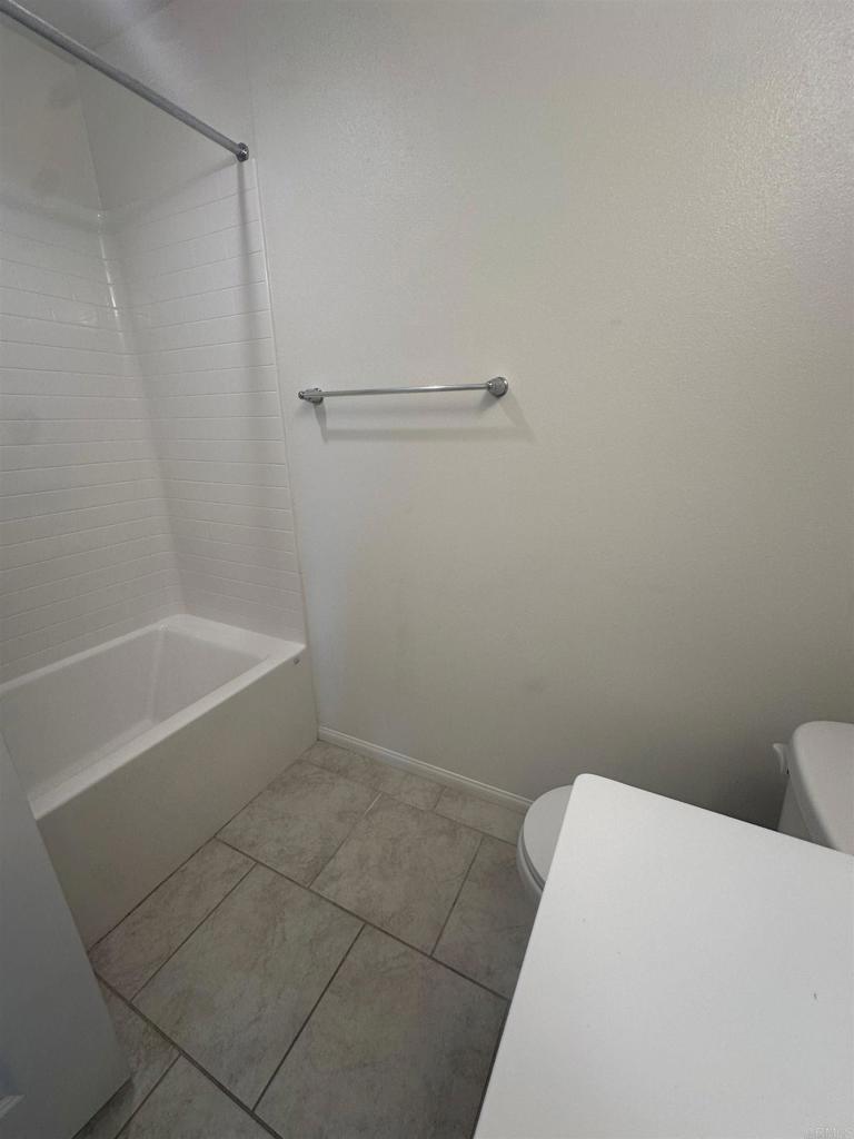 https://media.crmls.org/mediaz/8fac06bb-92ca-459d-99c0-dea758799070.jpg?preset=X-Large