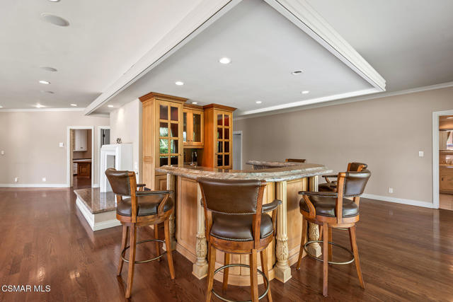 11 Inverness Road, Thousand Oaks CA: https://media.crmls.org/mediaz/8fac7781-2e10-4495-9948-5ddb18c6471c.jpg