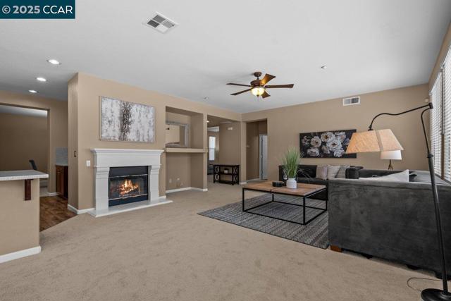 2762 St Andrews Dr, Brentwood CA: https://media.crmls.org/mediaz/8face73c-9622-48ed-90b4-80f6211cf190.jpg
