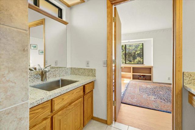 275 Nicholson Drive, Hollister CA: https://media.crmls.org/mediaz/8fad248d-d4c7-4efc-b5fe-65127a055775.jpg