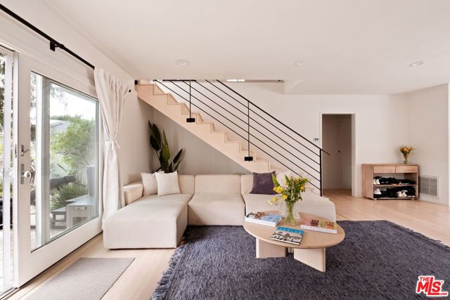 2913 Dell Avenue, Venice CA: https://media.crmls.org/mediaz/8fadfada-3a6b-4e0d-898c-c17d3b64947a.jpg