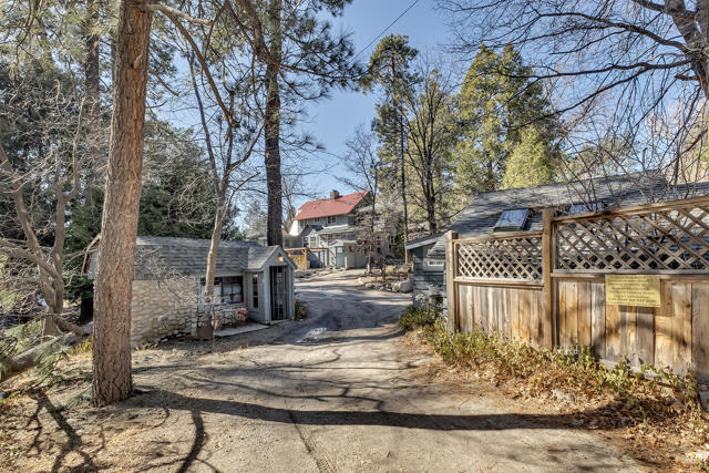 25585 Alderwood St Street, Idyllwild CA: https://media.crmls.org/mediaz/8fafbb6a-97dd-4e27-85e8-b3782aaa9fc9.jpg