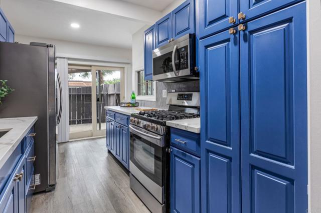 2929 Fire Mountain Dr, Oceanside CA: https://media.crmls.org/mediaz/8fafe132-5d97-4059-a8ba-f9918c14d014.jpg