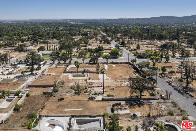 2738 Marengo Avenue, Altadena CA: https://media.crmls.org/mediaz/8fafede5-9e80-42bf-b235-aafc88cac53b.jpg