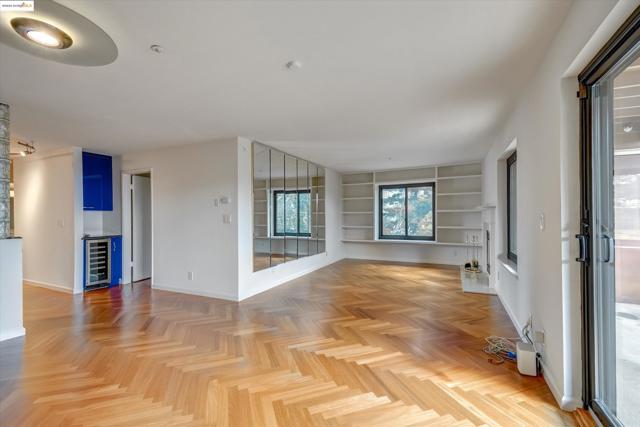805 Red Leaf Court, San Francisco CA: https://media.crmls.org/mediaz/8fb0f9b7-eac5-42ed-8582-6f7f8975b069.jpg