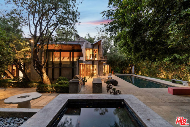 7728 Woodrow Wilson Drive, Los Angeles CA: https://media.crmls.org/mediaz/8fb25580-1e42-4cf1-9e50-750ac103f330.jpg