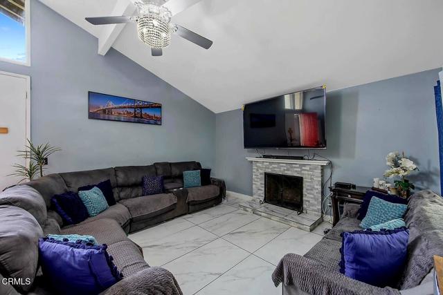 Detail Gallery Image 3 of 30 For 502 Holly Ave, Oxnard,  CA 93036 - 4 Beds | 2 Baths